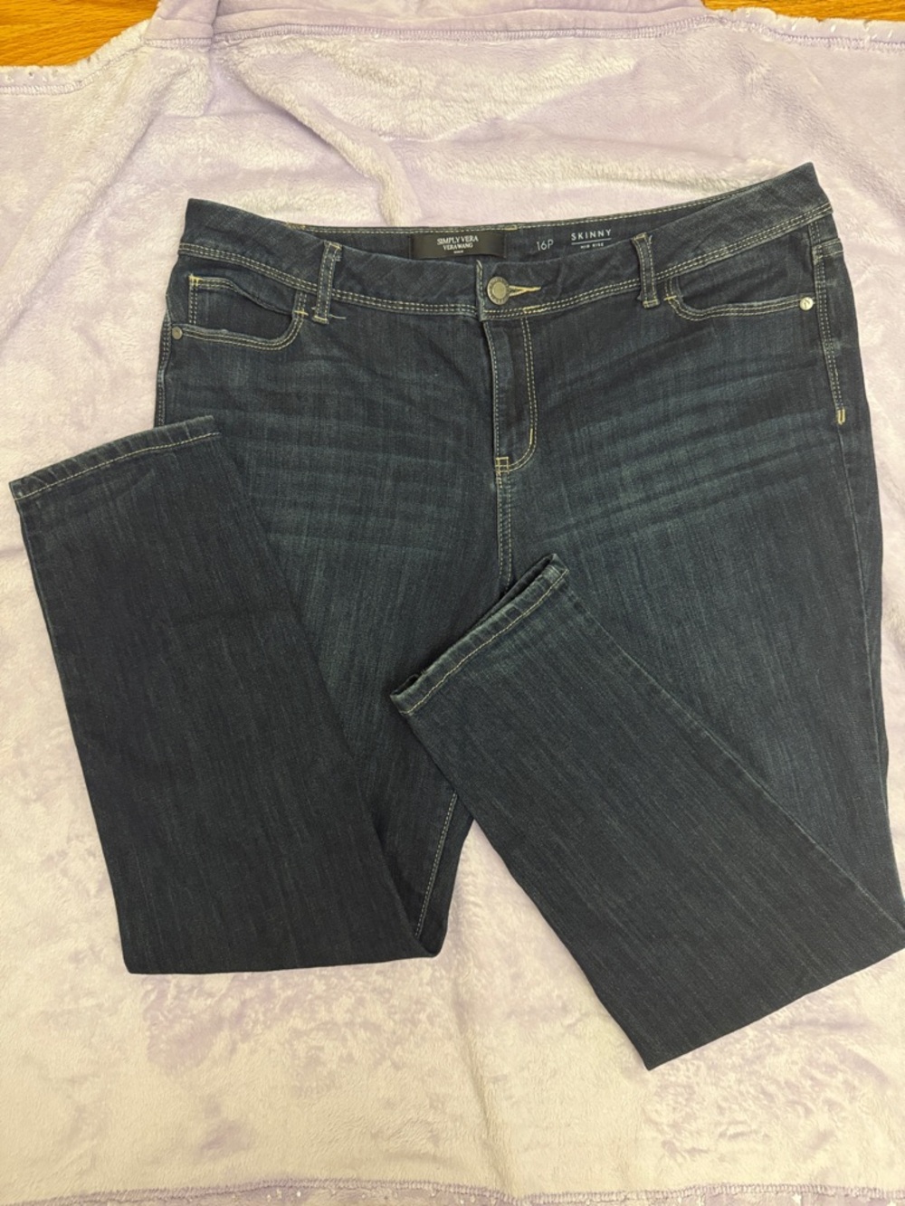 Women's Dark Skinny Jeans ** Bundle 5+ items and name your offer!!! 💖💞